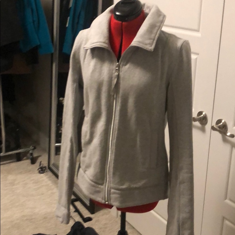 Women’s Lululemon zip up sweatshirt